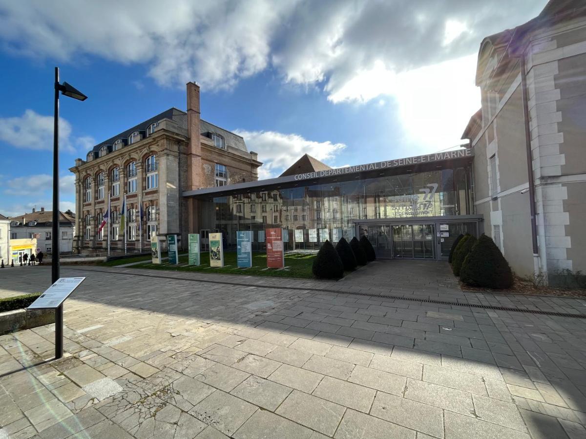 Le Vicomte Appartement Melun Buitenkant foto