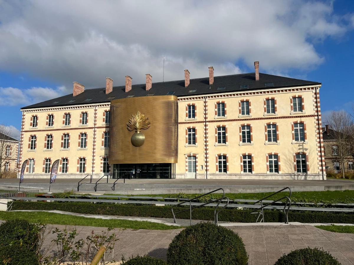 Le Vicomte Appartement Melun Buitenkant foto
