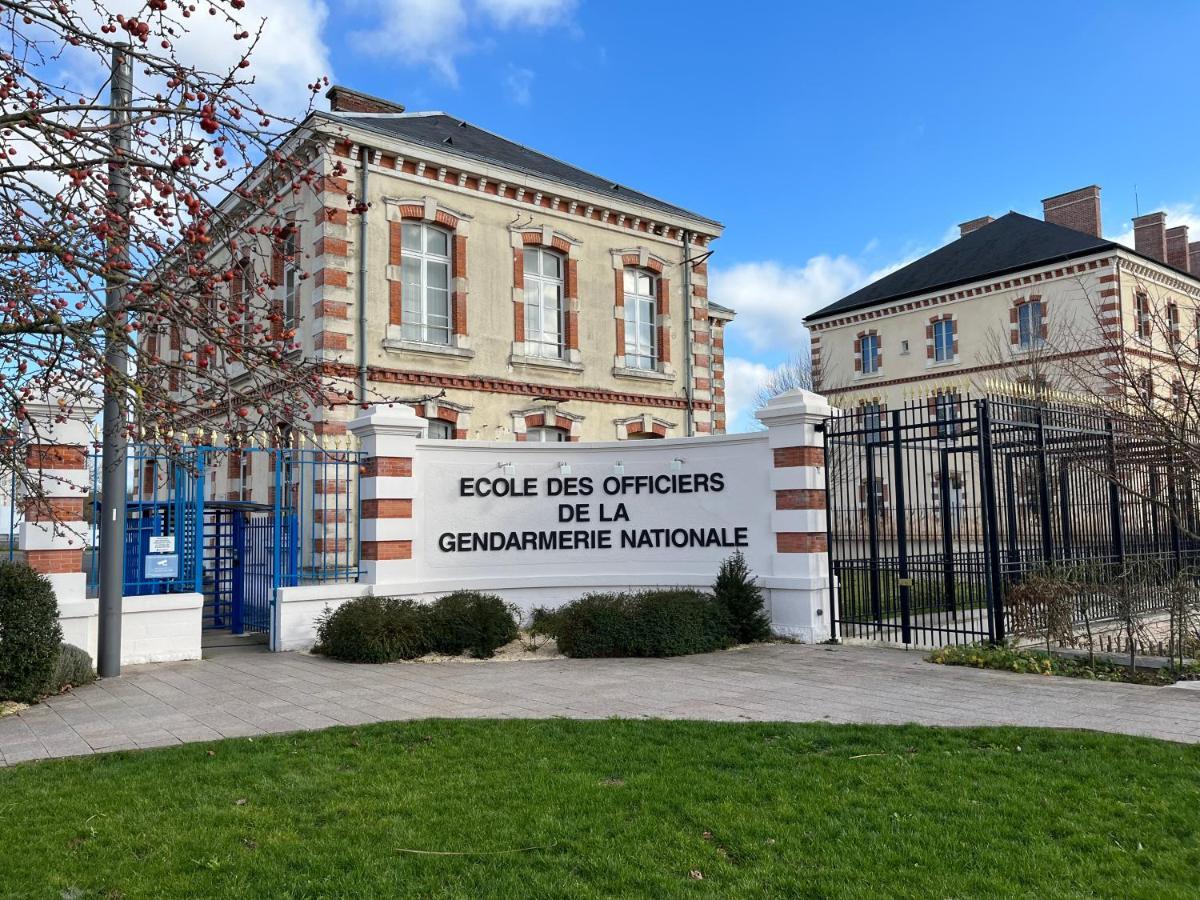 Le Vicomte Appartement Melun Buitenkant foto